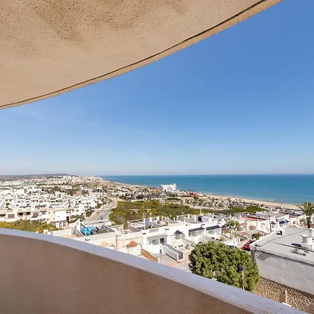 Con Vistas Al Mar Y Al *